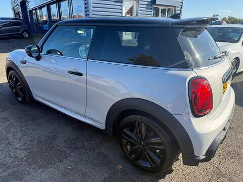 MINI Hatch 1.5 Cooper Sport Hatchback 3dr Petrol Manual Euro 6 (s/s) (136 ps) - U79273