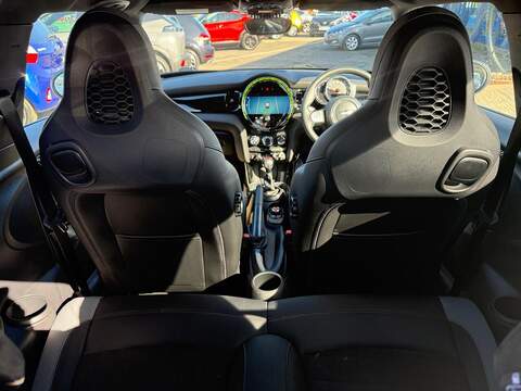 MINI Hatch 1.5 Cooper Sport Hatchback 3dr Petrol Manual Euro 6 (s/s) (136 ps) - U79273