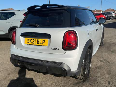 MINI Hatch 1.5 Cooper Sport Hatchback 3dr Petrol Manual Euro 6 (s/s) (136 ps) - U79273