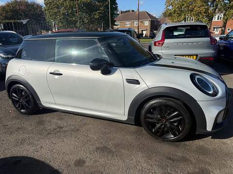 MINI Hatch 1.5 Cooper Sport Hatchback 3dr Petrol Manual Euro 6 (s/s) (136 ps) - U79273