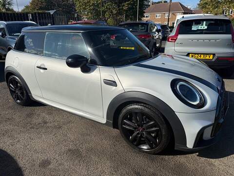 MINI Hatch 1.5 Cooper Sport Hatchback 3dr Petrol Manual Euro 6 (s/s) (136 ps) - U79273