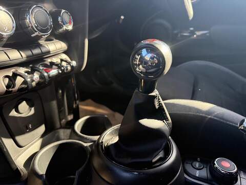 MINI Hatch 1.5 Cooper Sport Hatchback 3dr Petrol Manual Euro 6 (s/s) (136 ps) - U79273