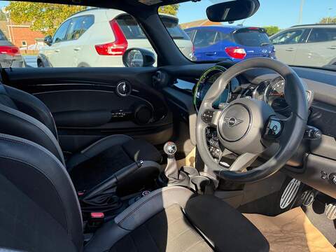 MINI Hatch 1.5 Cooper Sport Hatchback 3dr Petrol Manual Euro 6 (s/s) (136 ps) - U79273