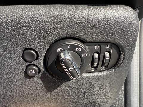 MINI Hatch 1.5 Cooper Sport Hatchback 3dr Petrol Manual Euro 6 (s/s) (136 ps) - U79273