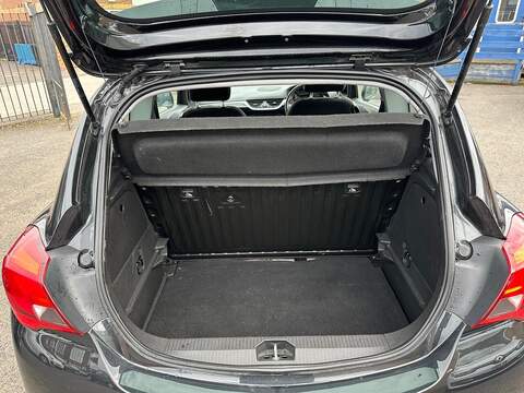 Vauxhall Corsa 1.4i ecoTEC Limited Edition Hatchback 3dr Petrol M Hatchback 1.4 Manual Petrol - U79276