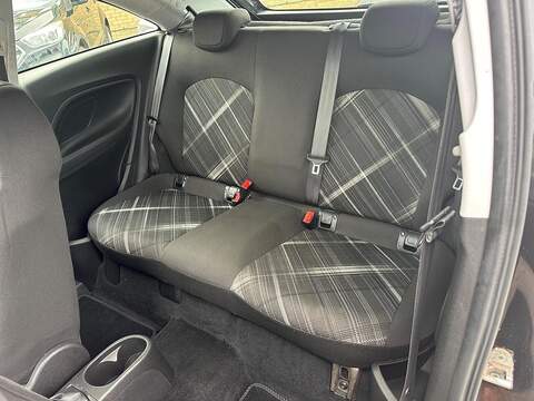 Vauxhall Corsa 1.4i ecoTEC Limited Edition Hatchback 3dr Petrol M Hatchback 1.4 Manual Petrol - U79276