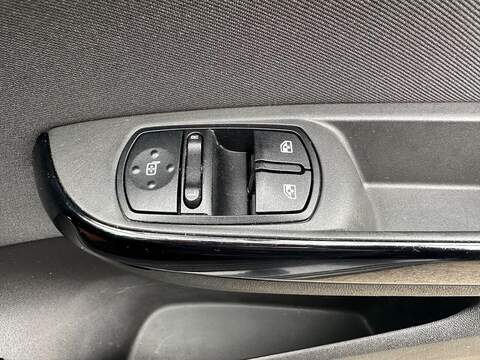 Vauxhall Corsa 1.4i ecoTEC Limited Edition Hatchback 3dr Petrol M Hatchback 1.4 Manual Petrol - U79276