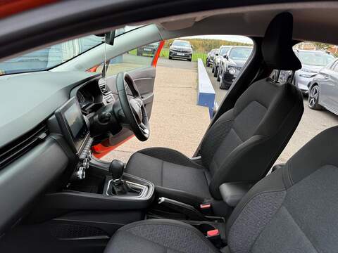 Renault Clio 1.6 E-TECH Evolution Auto Euro 6 (s/s) 5dr - U79277