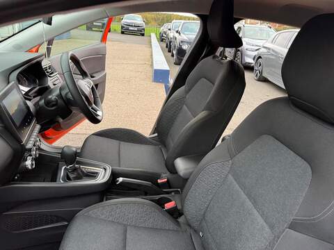 Renault Clio 1.6 E-TECH Evolution Auto Euro 6 (s/s) 5dr - U79277