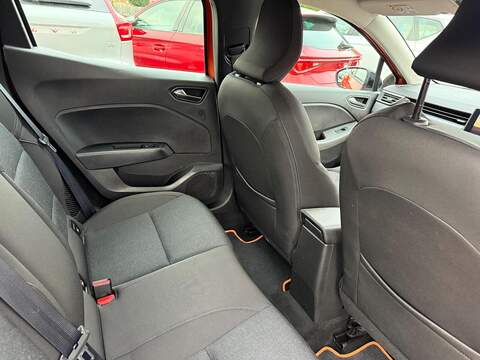 Renault Clio 1.6 E-TECH Evolution Auto Euro 6 (s/s) 5dr - U79277