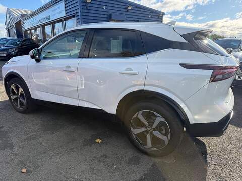 Nissan Qashqai 1.3 DIG-T MHEV N-Connecta XTRON Euro 6 (s/s) 5dr - U79278