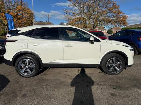 Nissan Qashqai 1.3 DIG-T MHEV N-Connecta XTRON Euro 6 (s/s) 5dr - U79278