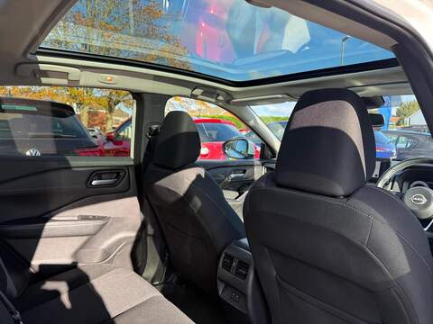 Nissan Qashqai 1.3 DIG-T MHEV N-Connecta XTRON Euro 6 (s/s) 5dr - U79278