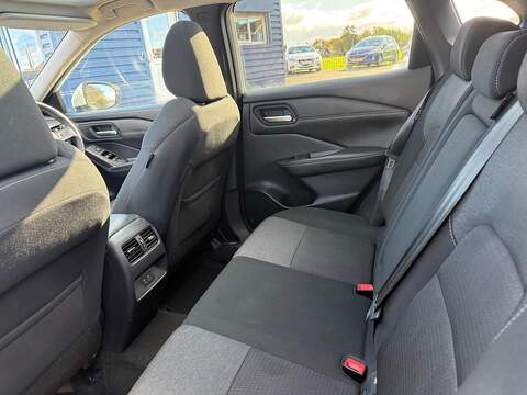 Nissan Qashqai 1.3 DIG-T MHEV N-Connecta XTRON Euro 6 (s/s) 5dr - U79278