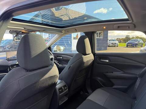 Nissan Qashqai 1.3 DIG-T MHEV N-Connecta XTRON Euro 6 (s/s) 5dr - U79278