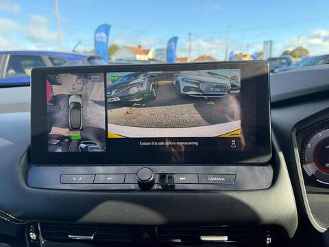 Nissan Qashqai 1.3 DIG-T MHEV N-Connecta XTRON Euro 6 (s/s) 5dr - U79278