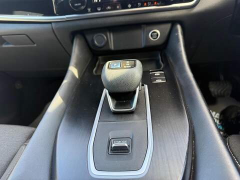 Nissan Qashqai 1.3 DIG-T MHEV N-Connecta XTRON Euro 6 (s/s) 5dr - U79278