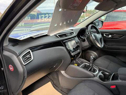 Nissan Qashqai 1.5 dCi N-Connecta SUV 5dr Diesel Manual 2WD Euro 6 (s/s) (110 ps) - U79282