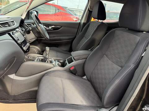 Nissan Qashqai 1.5 dCi N-Connecta SUV 5dr Diesel Manual 2WD Euro 6 (s/s) (110 ps) - U79282
