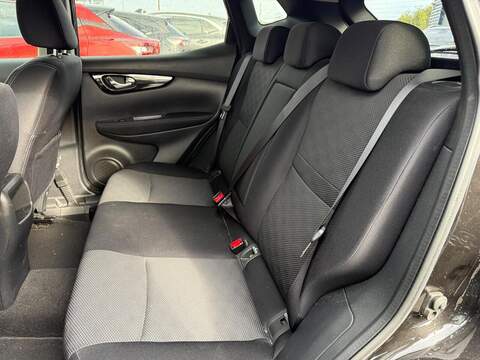 Nissan Qashqai 1.5 dCi N-Connecta SUV 5dr Diesel Manual 2WD Euro 6 (s/s) (110 ps) - U79282