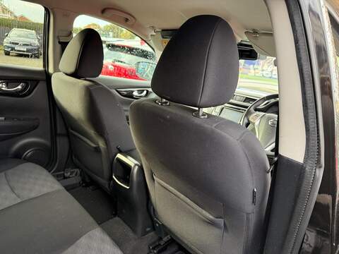 Nissan Qashqai 1.5 dCi N-Connecta SUV 5dr Diesel Manual 2WD Euro 6 (s/s) (110 ps) - U79282