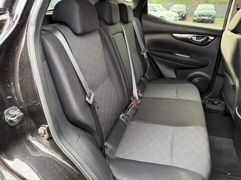 Nissan Qashqai 1.5 dCi N-Connecta SUV 5dr Diesel Manual 2WD Euro 6 (s/s) (110 ps) - U79282