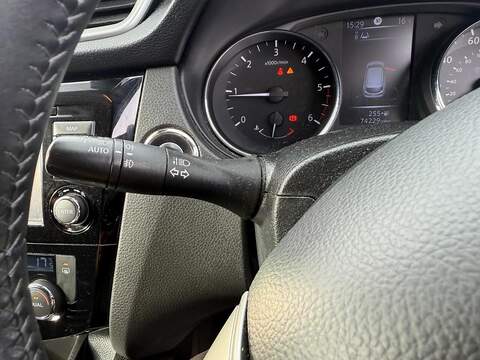 Nissan Qashqai 1.5 dCi N-Connecta SUV 5dr Diesel Manual 2WD Euro 6 (s/s) (110 ps) - U79282