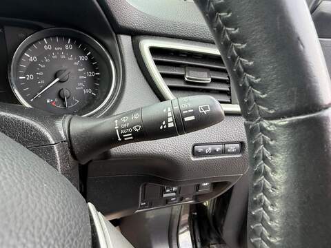 Nissan Qashqai 1.5 dCi N-Connecta SUV 5dr Diesel Manual 2WD Euro 6 (s/s) (110 ps) - U79282