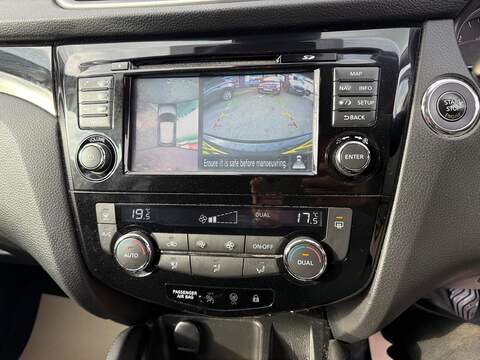 Nissan Qashqai 1.5 dCi N-Connecta SUV 5dr Diesel Manual 2WD Euro 6 (s/s) (110 ps) - U79282