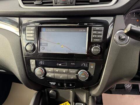 Nissan Qashqai 1.5 dCi N-Connecta SUV 5dr Diesel Manual 2WD Euro 6 (s/s) (110 ps) - U79282