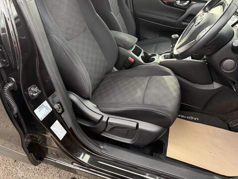 Nissan Qashqai 1.5 dCi N-Connecta SUV 5dr Diesel Manual 2WD Euro 6 (s/s) (110 ps) - U79282
