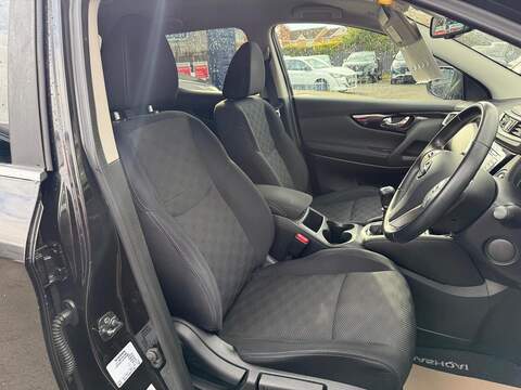 Nissan Qashqai 1.5 dCi N-Connecta SUV 5dr Diesel Manual 2WD Euro 6 (s/s) (110 ps) - U79282