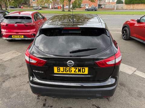 Nissan Qashqai 1.5 dCi N-Connecta SUV 5dr Diesel Manual 2WD Euro 6 (s/s) (110 ps) - U79282