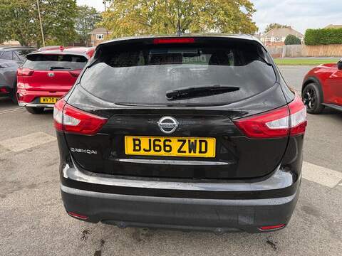 Nissan Qashqai 1.5 dCi N-Connecta SUV 5dr Diesel Manual 2WD Euro 6 (s/s) (110 ps) - U79282