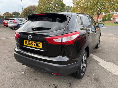 Nissan Qashqai 1.5 dCi N-Connecta SUV 5dr Diesel Manual 2WD Euro 6 (s/s) (110 ps) - U79282