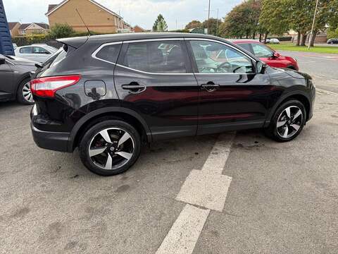 Nissan Qashqai 1.5 dCi N-Connecta SUV 5dr Diesel Manual 2WD Euro 6 (s/s) (110 ps) - U79282
