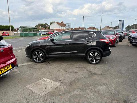 Nissan Qashqai 1.5 dCi N-Connecta SUV 5dr Diesel Manual 2WD Euro 6 (s/s) (110 ps) - U79282