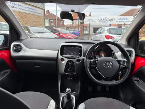 Toyota AYGO 1.0 VVT-i x-play Euro 5 5dr Euro 5 - U79283