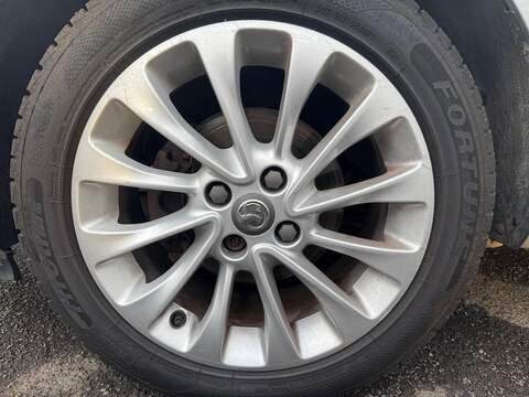 Vauxhall Corsa 1.2i SE Euro 6 5dr - U79284