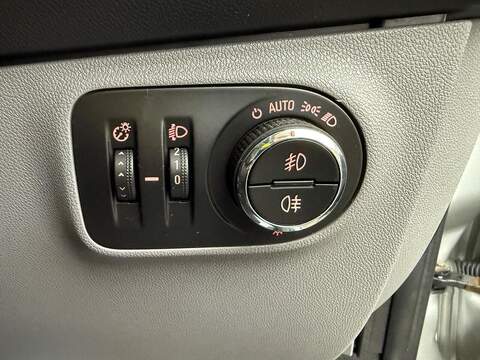 Vauxhall Corsa 1.2i SE Euro 6 5dr - U79284