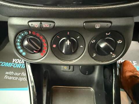 Vauxhall Corsa 1.2i SE Euro 6 5dr - U79284