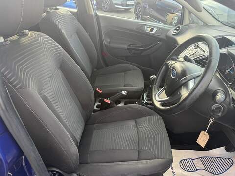 Ford Fiesta 1.0T EcoBoost Zetec Hatchback 5dr Petrol Manual Euro 5 (s/s) (100 ps) - U79295