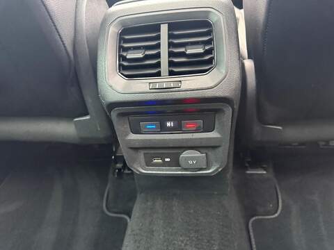 Volkswagen Tiguan 2.0 TDI R-Line Tech Euro 6 (s/s) 5dr - U79302