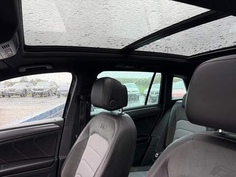 Volkswagen Tiguan 2.0 TDI R-Line Tech Euro 6 (s/s) 5dr - U79302