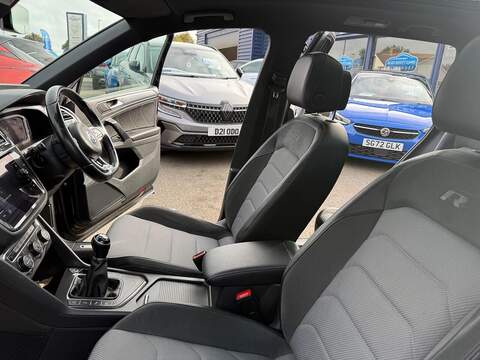 Volkswagen Tiguan 2.0 TDI R-Line Tech Euro 6 (s/s) 5dr - U79302