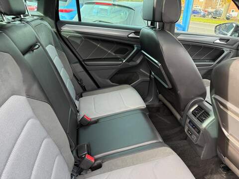 Volkswagen Tiguan 2.0 TDI R-Line Tech Euro 6 (s/s) 5dr - U79302