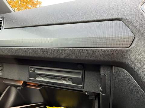 Volkswagen Tiguan 2.0 TDI R-Line Tech Euro 6 (s/s) 5dr - U79302