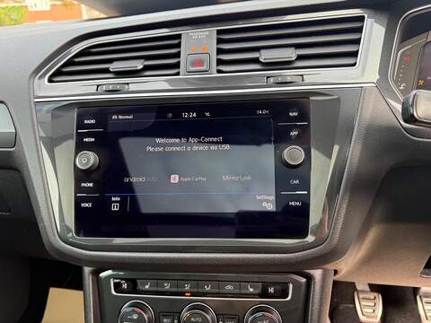 Volkswagen Tiguan 2.0 TDI R-Line Tech Euro 6 (s/s) 5dr - U79302