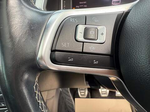 Volkswagen Tiguan 2.0 TDI R-Line Tech Euro 6 (s/s) 5dr - U79302