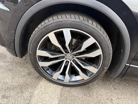 Volkswagen Tiguan 2.0 TDI R-Line Tech Euro 6 (s/s) 5dr - U79302